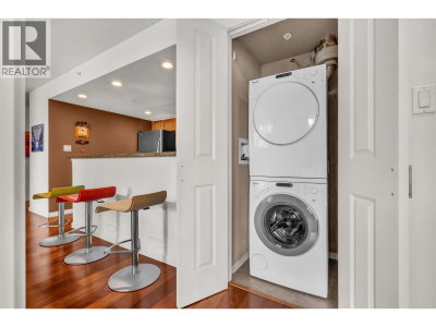 288 UNGLESS Way | Port Moody British Columbia | Slide Image Eight