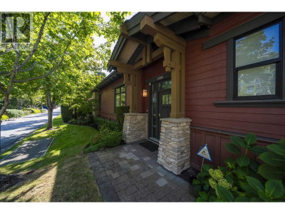 5066 SPRINGS Boulevard | Delta British Columbia | Slide Image Three