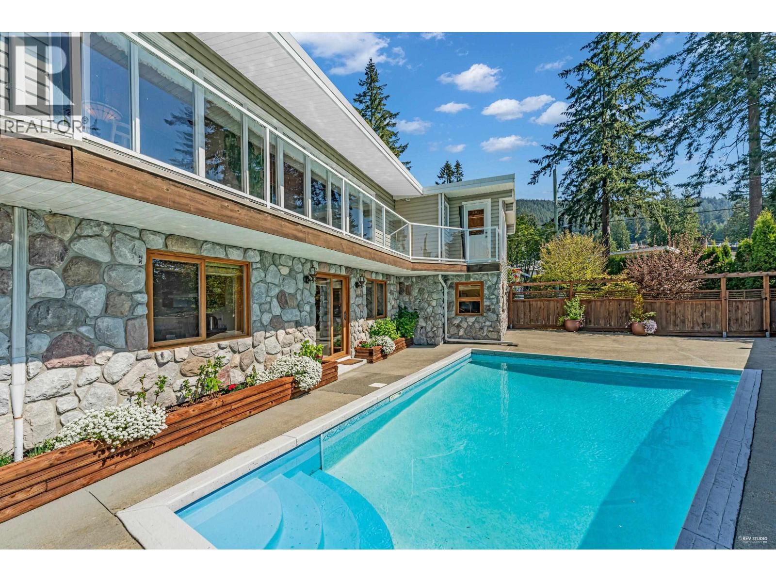 4323 VALENCIA Avenue, North Vancouver, British Columbia V7N 4A7