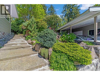 4323 VALENCIA Avenue | North Vancouver British Columbia | Slide Image Five
