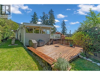 4323 VALENCIA Avenue | North Vancouver British Columbia | Slide Image Six