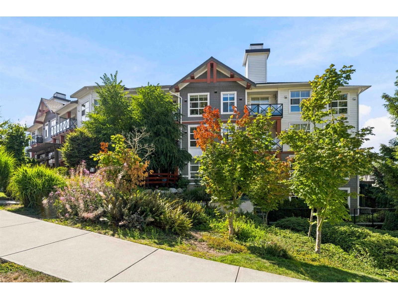 14605 MCDOUGALL Drive Surrey British Columbia, V4P 0G7 - 1 Bedroom Condo For Sale