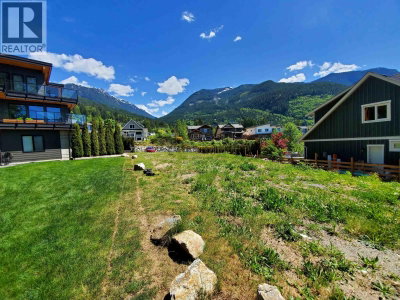 685 COPPER Drive | Squamish British Columbia | Slide Image Three