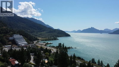 685 COPPER Drive | Squamish British Columbia | Slide Image Seven
