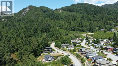 685 COPPER Drive | Squamish British Columbia | Slide Image Eight