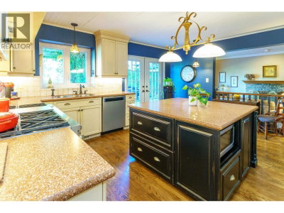 12612 215 Street | Maple Ridge British Columbia | Slide Image Nine