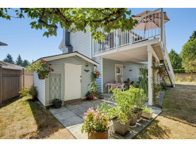 9275 155 Street | Surrey British Columbia | Slide Image Thirty