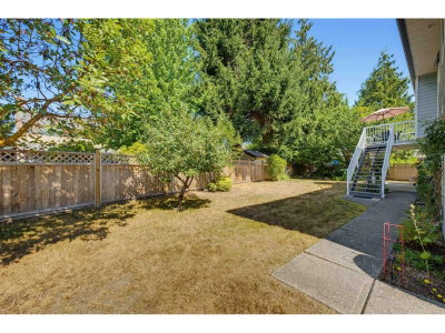 9275 155 Street | Surrey British Columbia | Slide Image Thirty-two