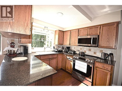 1410 LANSDOWNE Drive | Coquitlam British Columbia | Slide Image Six