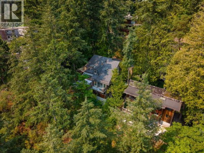 5781 CRANLEY Drive | West Vancouver British Columbia | Slide Image Thirty-eight
