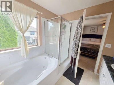 2646 THAMES Crescent | Port Coquitlam British Columbia | Slide Image Eleven