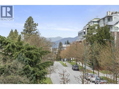 5212 CAMBIE Street | Vancouver British Columbia | Slide Image Twenty-seven