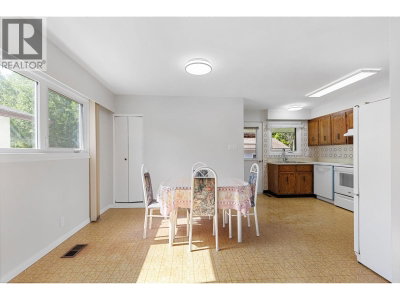 2335 ROYAL Crescent | Prince George British Columbia | Slide Image Four