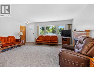 2335 ROYAL Crescent | Prince George British Columbia | Slide Image Six