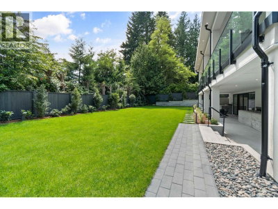 74 LAURIE Crescent | West Vancouver British Columbia | Slide Image Thirty-eight