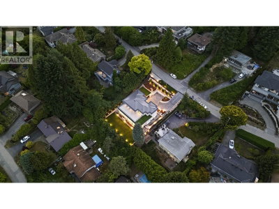 74 LAURIE Crescent | West Vancouver British Columbia | Slide Image Thirty-nine