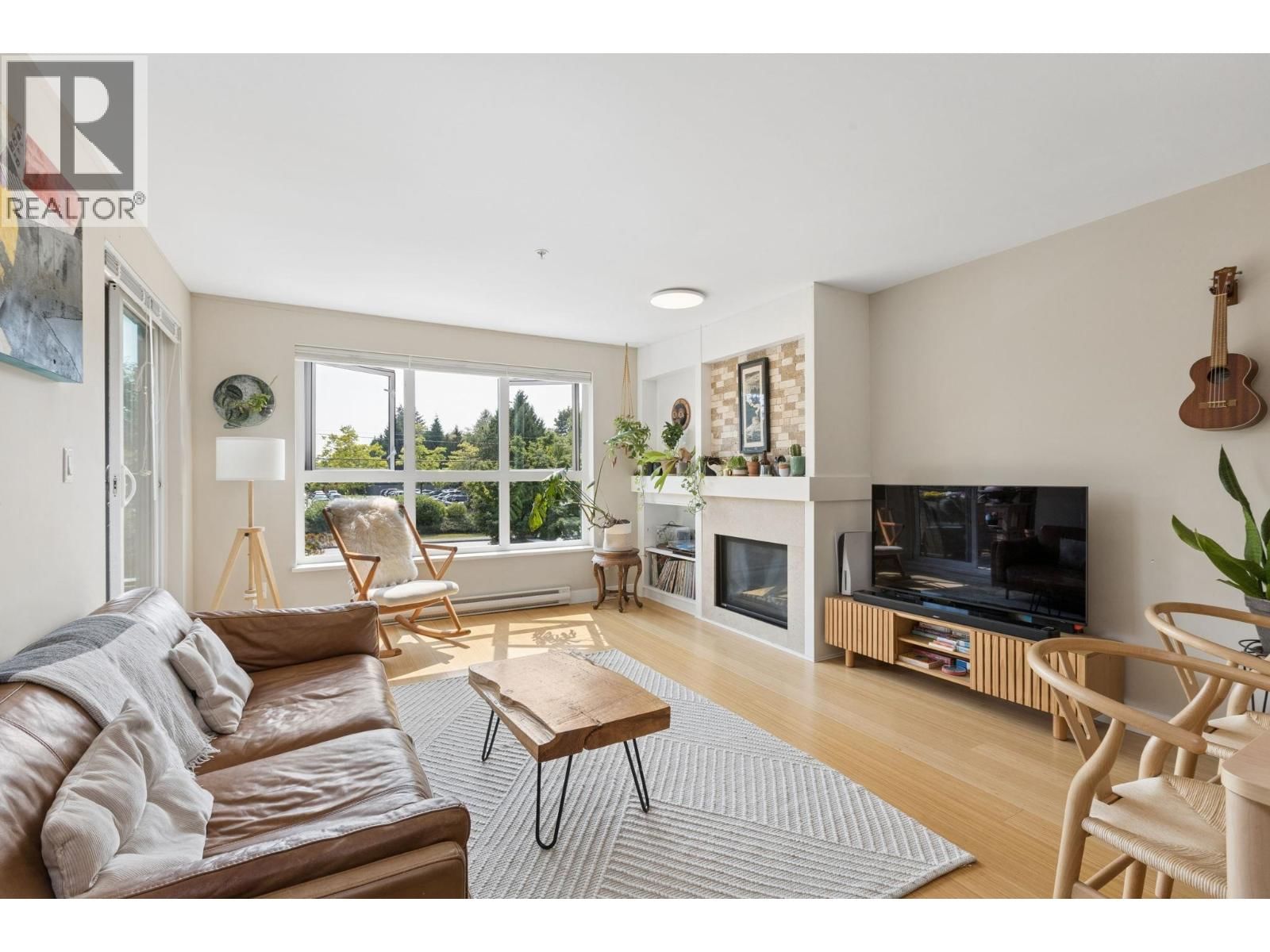 3732 MT SEYMOUR Parkway, North Vancouver, British Columbia V7G 1C3