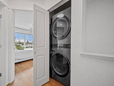 19505 68A Avenue | Surrey British Columbia | Slide Image Twenty-one