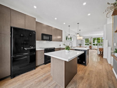 19505 68A Avenue | Surrey British Columbia | Slide Image Eight