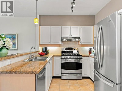 3629 DEERCREST Drive | North Vancouver British Columbia | Slide Image Twelve