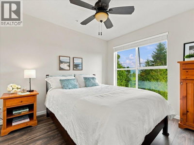 3629 DEERCREST Drive | North Vancouver British Columbia | Slide Image Sixteen