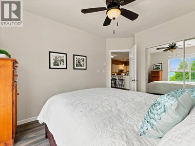 3629 DEERCREST Drive | North Vancouver British Columbia | Slide Image Eighteen