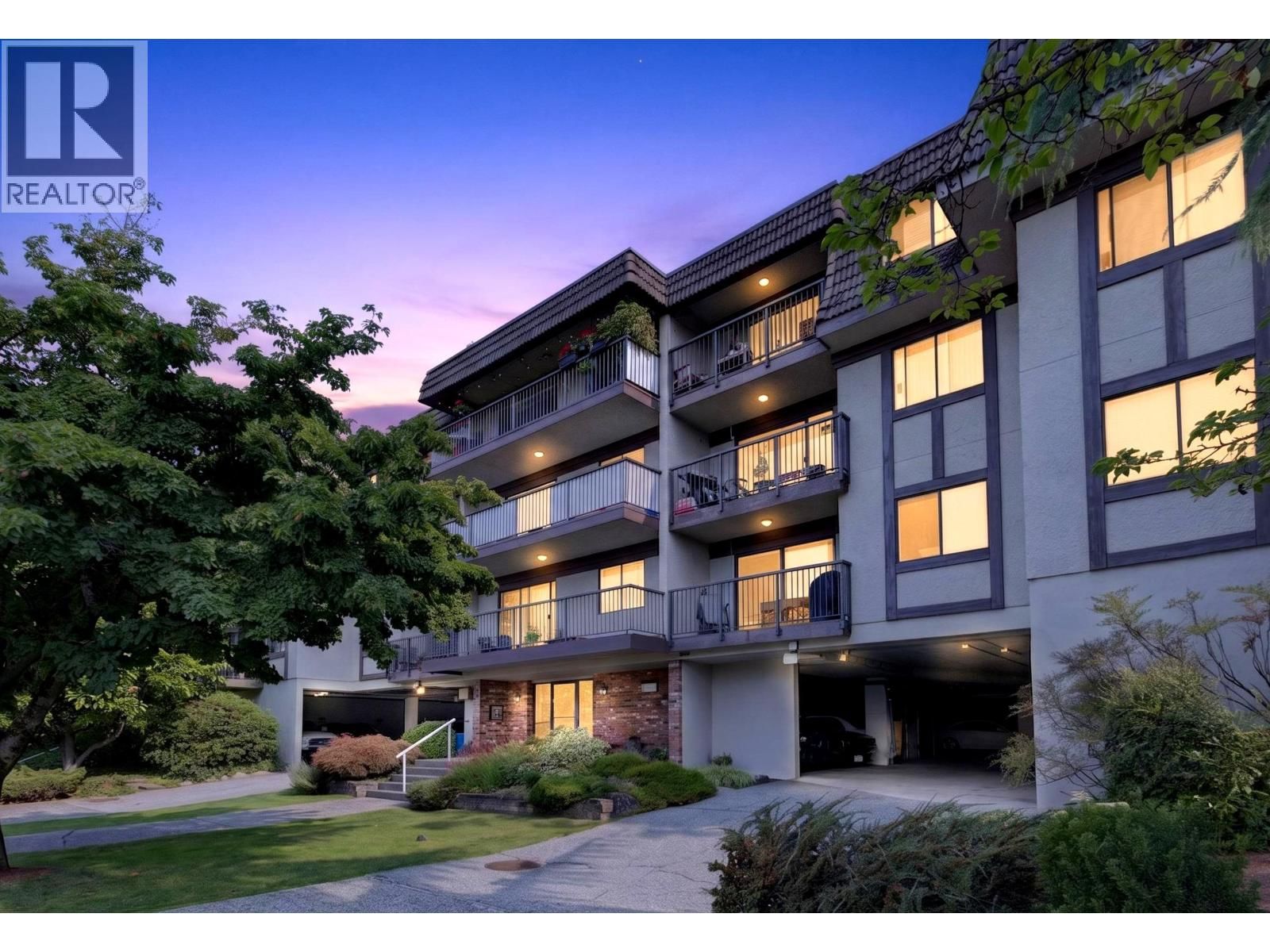 252 2ND Street, North Vancouver, British Columbia V7M 1C8