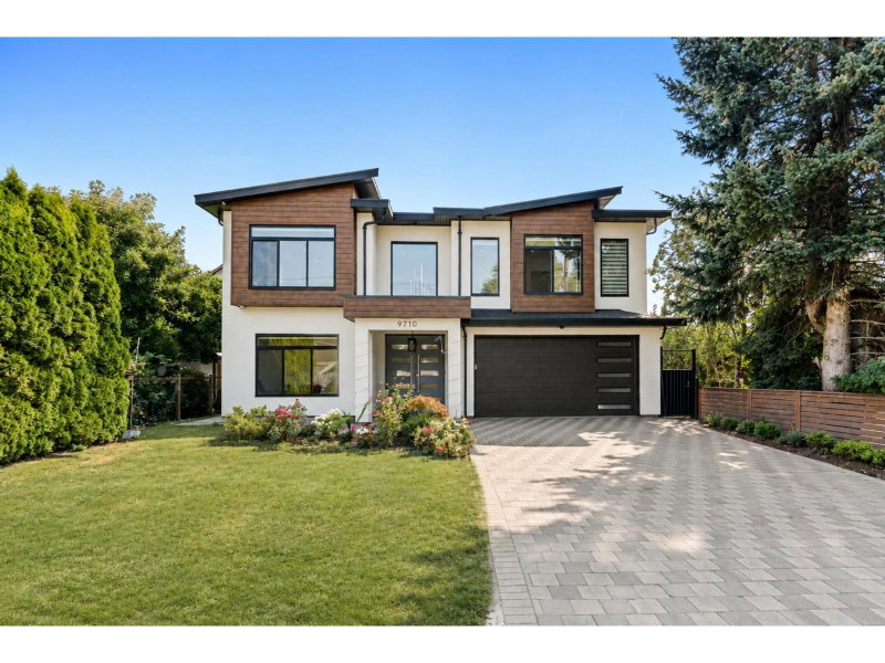 9710 HEMLOCK Street Chilliwack British Columbia, V2P 5J6 - 7 Bedrooms Home For Sale