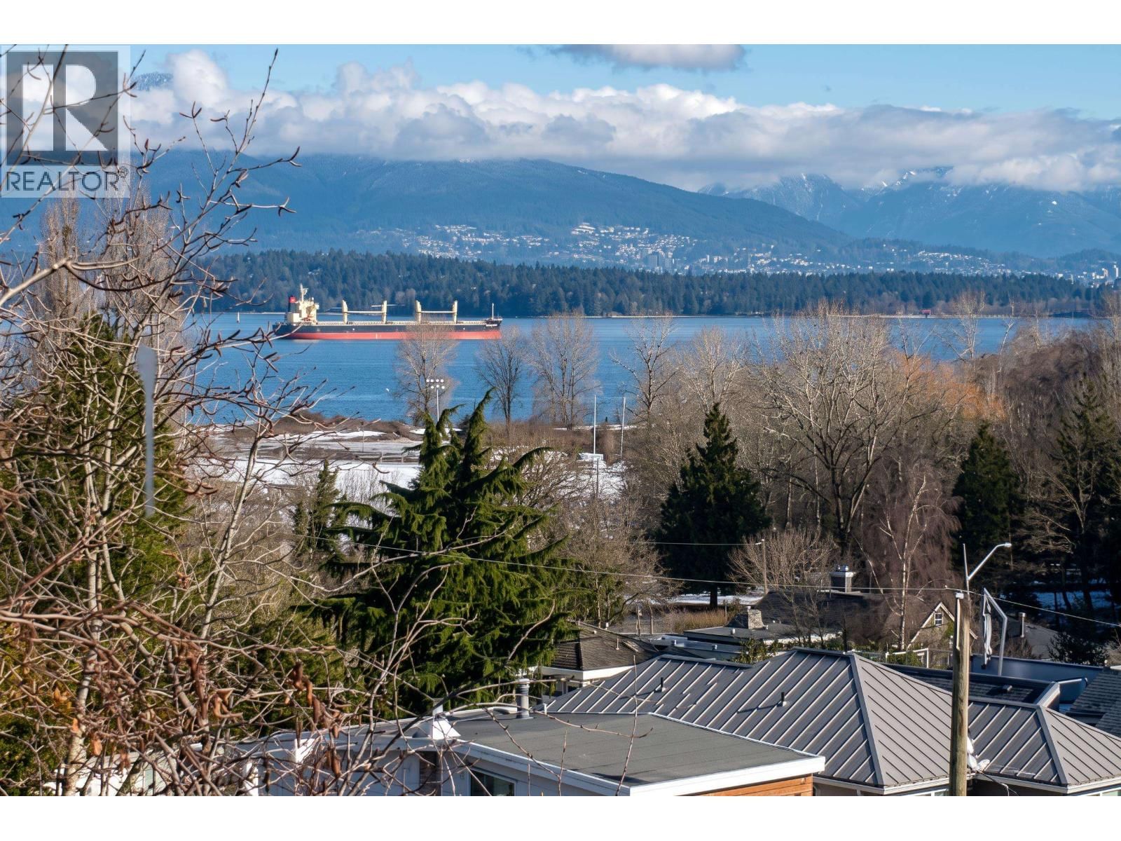 4390 LOCARNO Crescent, Vancouver, British Columbia V6R 1G3