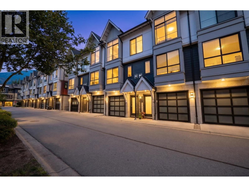 1210 GRANITE Drive Squamish British Columbia, V8B 0V9 - 3 Bedrooms Condo For Sale