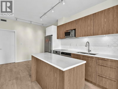 691 NORTH Road | Coquitlam British Columbia | Slide Image Eight