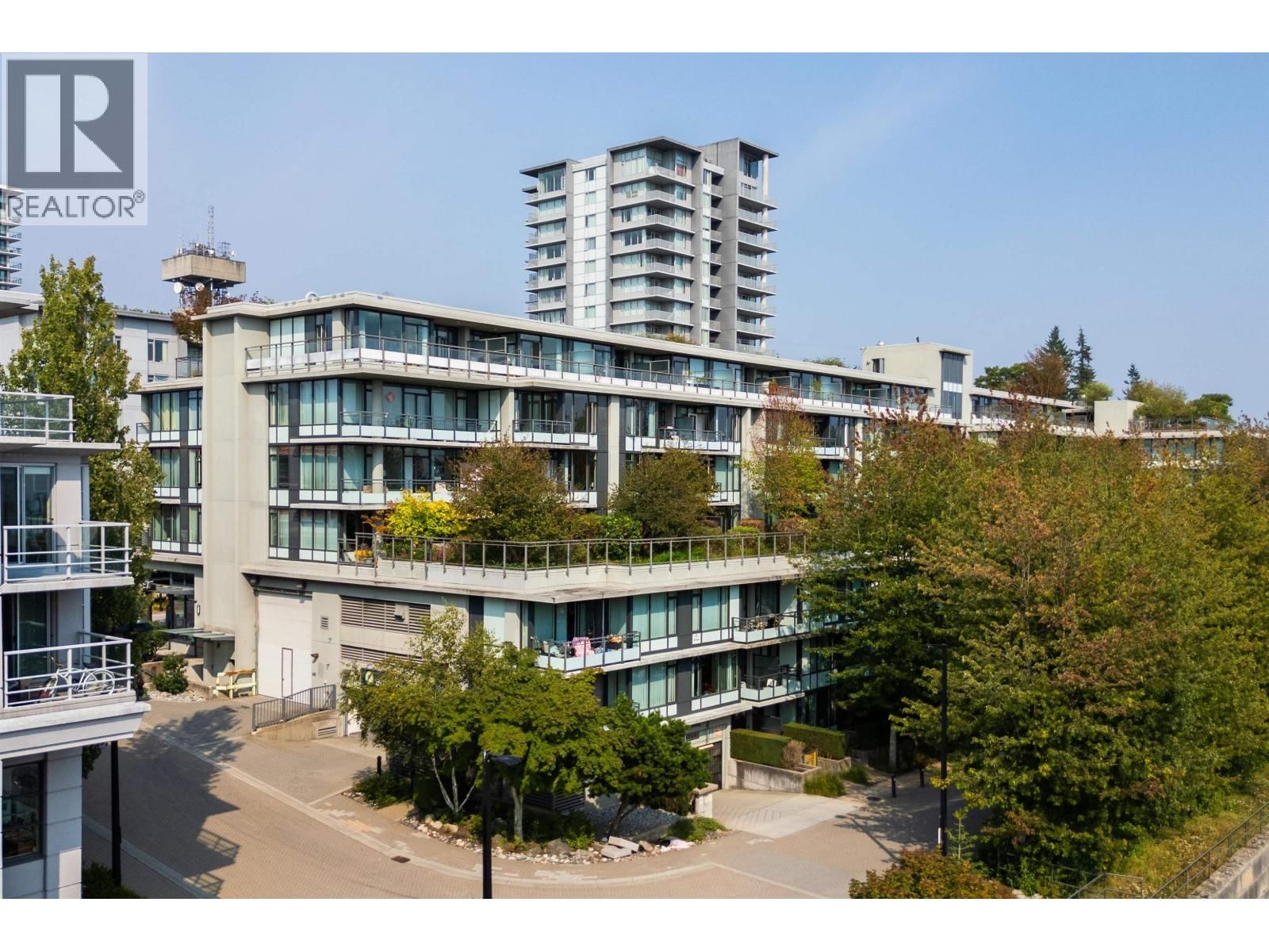 9009 CORNERSTONE Mews, Burnaby, British Columbia V5A 0B9