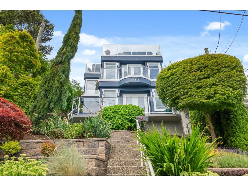 15507 COLUMBIA Avenue White Rock British Columbia, V4B 1K5 - 4 Bedrooms Home For Sale