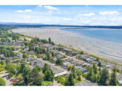 15507 COLUMBIA Avenue | White Rock British Columbia | Slide Image Two