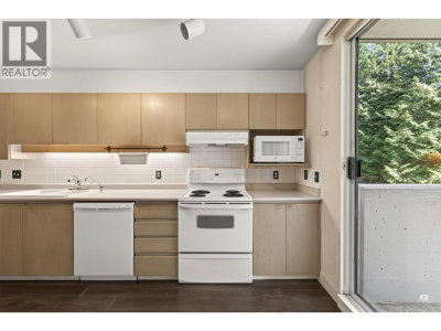 555 AUSTIN Avenue | Coquitlam British Columbia | Slide Image Sixteen