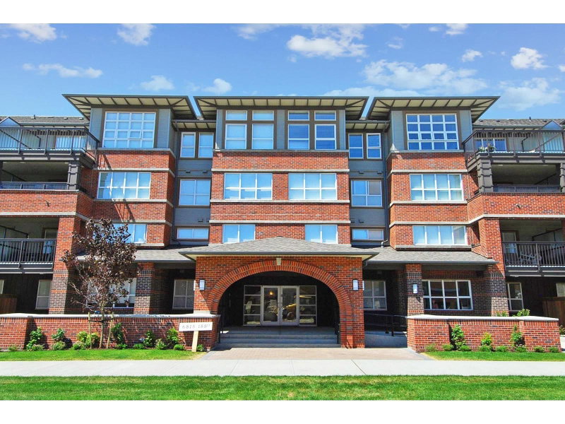 6815 188 Street Surrey British Columbia, V4N 0Z8 - 2 Bedrooms Condo For Sale