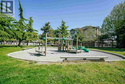 9188 HEMLOCK Drive | Richmond British Columbia | Slide Image Four