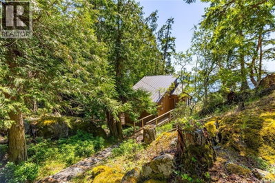 3803 CUTLASS Court | Pender Island British Columbia | Slide Image Thirty
