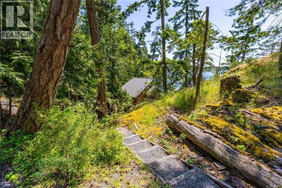 3803 CUTLASS Court | Pender Island British Columbia | Slide Image Thirty-one
