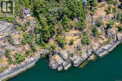 3803 CUTLASS Court | Pender Island British Columbia | Slide Image Thirty-eight