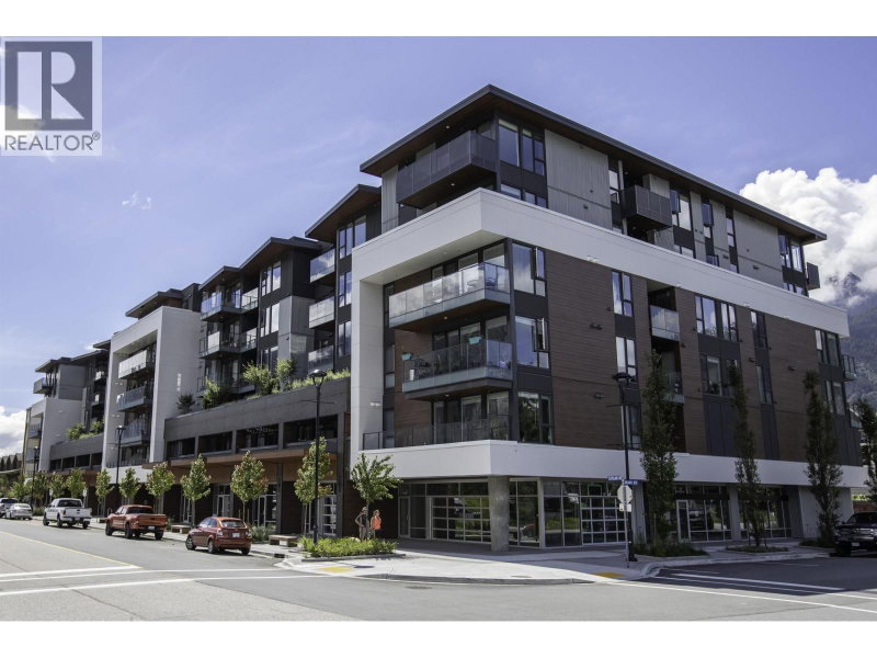 37881 CLEVELAND Avenue Squamish British Columbia, V8B 0Z7 - 2 Bedrooms Condo For Sale