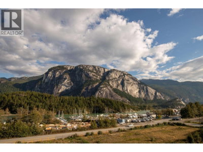 37881 CLEVELAND Avenue | Squamish British Columbia | Slide Image Nineteen