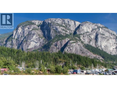 37881 CLEVELAND Avenue | Squamish British Columbia | Slide Image Six