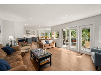14972 81A Avenue | Surrey British Columbia | Slide Image Ten