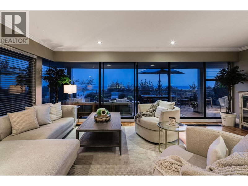2246 FOLKESTONE Way West Vancouver British Columbia, V7S 2X7 - 2 Bedrooms Condo For Sale
