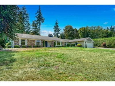 17394 28A Avenue | Surrey British Columbia | Slide Image Two