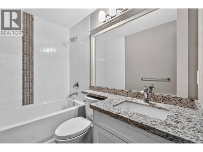 3416 ROXTON Avenue | Coquitlam British Columbia | Slide Image Twenty-three