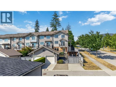 3416 ROXTON Avenue | Coquitlam British Columbia | Slide Image Forty
