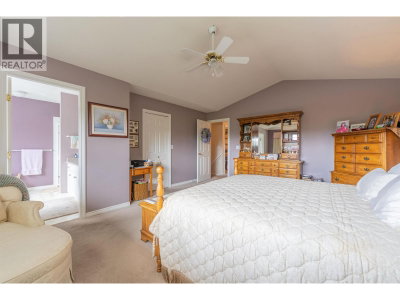 11358 COTTONWOOD DRIVE Drive | Maple Ridge British Columbia | Slide Image Sixteen