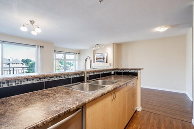 15220 GUILDFORD Drive | Surrey British Columbia | Slide Image Fifteen